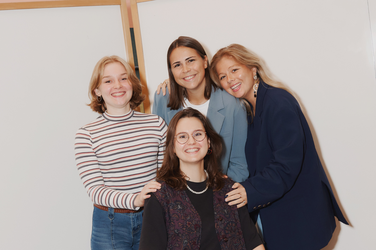 De eerste maand van de Young GroupMappers.